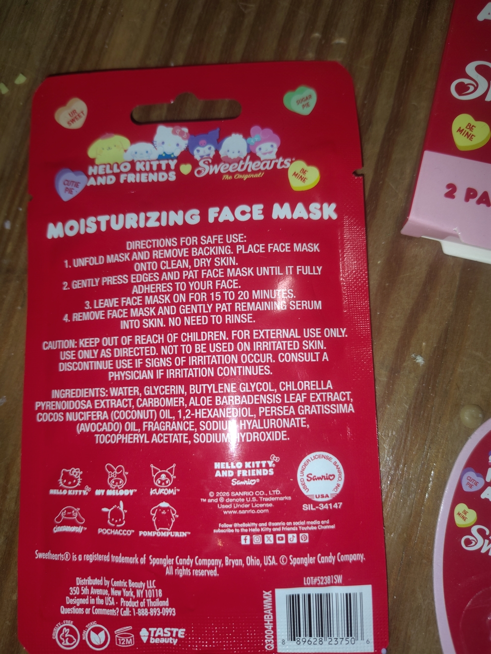 Hello Kitty Sweethearts Lip Balm & Hydrating Masks - Pink/Red - Picture 3 of 9
